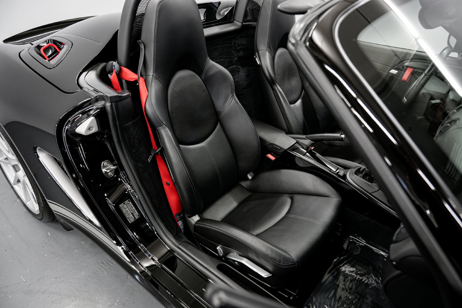 Used 2011 Porsche Boxster Spyder RWD image 23