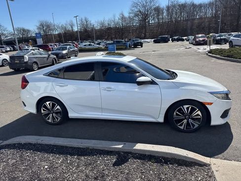 Used 2017 Honda Civic EX-T image 9