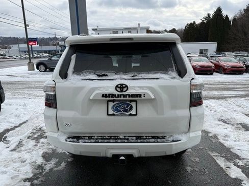 Used 2022 Toyota 4Runner SR5 Premium image 6