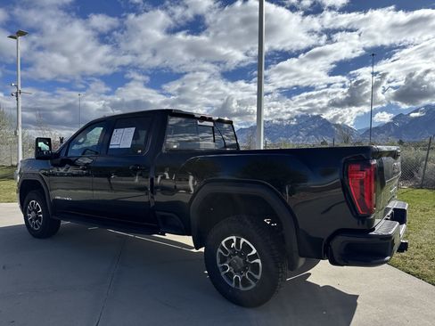 Used 2022 GMC Sierra 2500 AT4 w/ AT4 Preferred Package AWD/4WD image 3