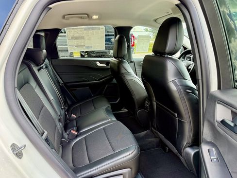 New 2025 Ford Escape SE image 16