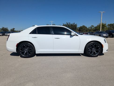 Used 2020 Chrysler 300 S image 4