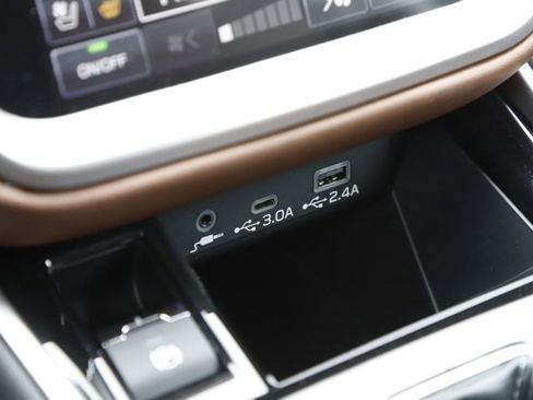 Used 2023 Subaru Outback Touring image 28