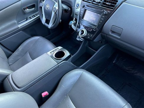Used 2013 Toyota Prius V Three image 17
