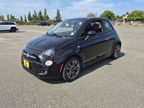 Used 2017 FIAT 500 Pop w/ Sport Appearance Package FWD image 7