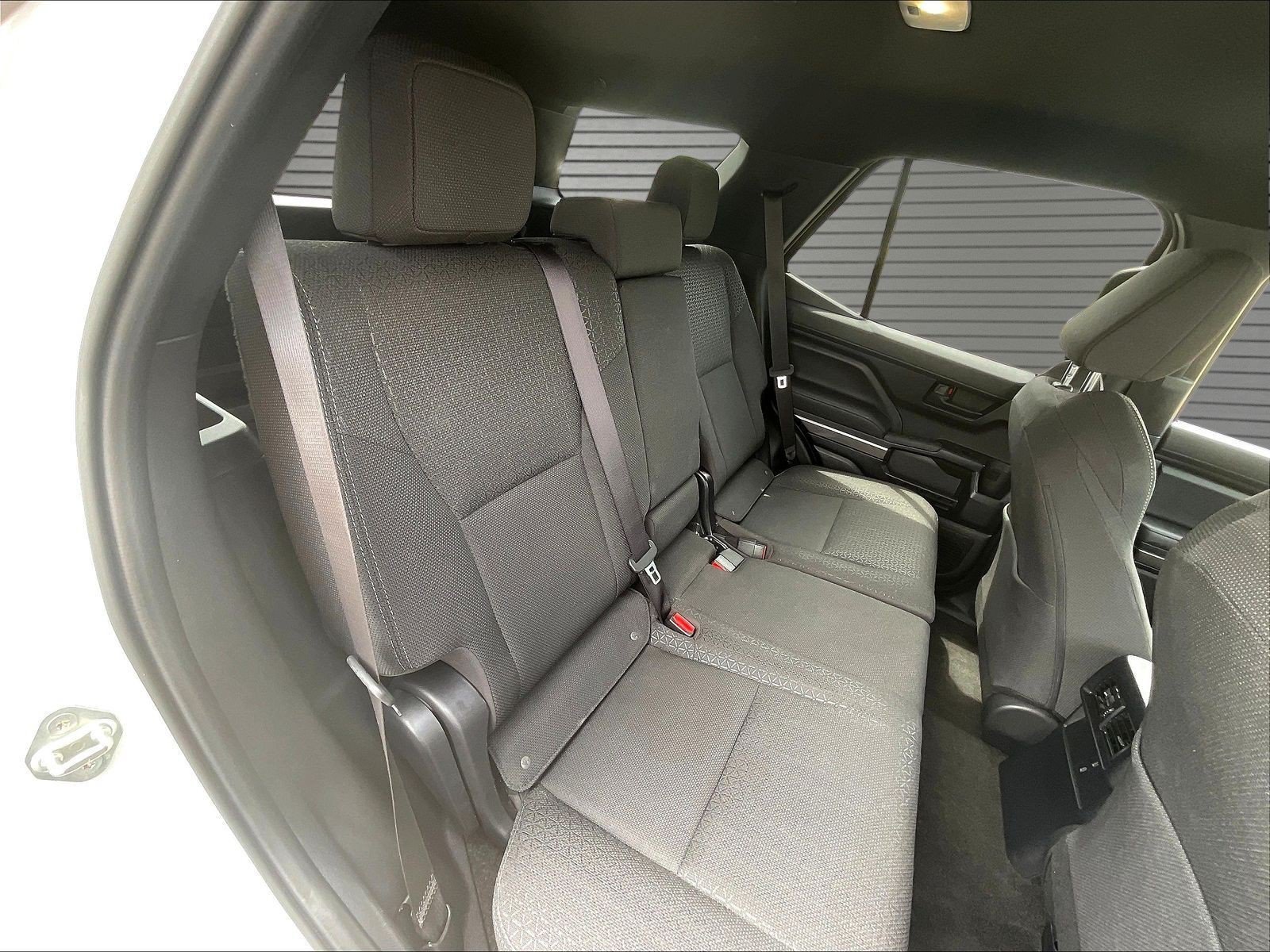 Used 2025 Toyota 4Runner SR5 AWD/4WD image 23