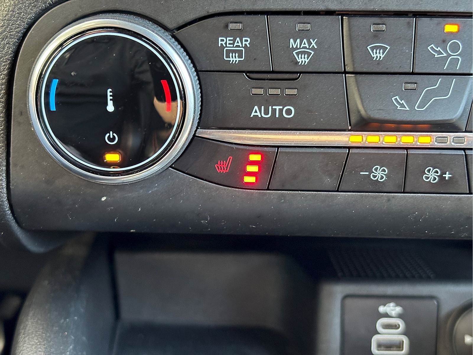 Used 2025 Ford Escape ST-Line Select AWD/4WD image 26