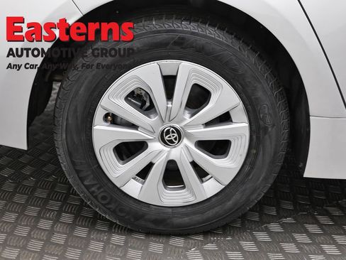 Used 2021 Toyota Corolla LE w/ Carpet Mat Package (TMS) image 30