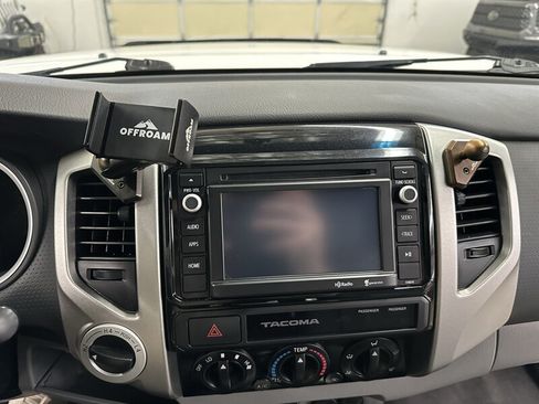 Used 2015 Toyota Tacoma 4x4 Double Cab w/ TRD Off-Road Package image 35