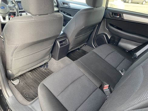 Used 2017 Subaru Outback 2.5i Premium image 17