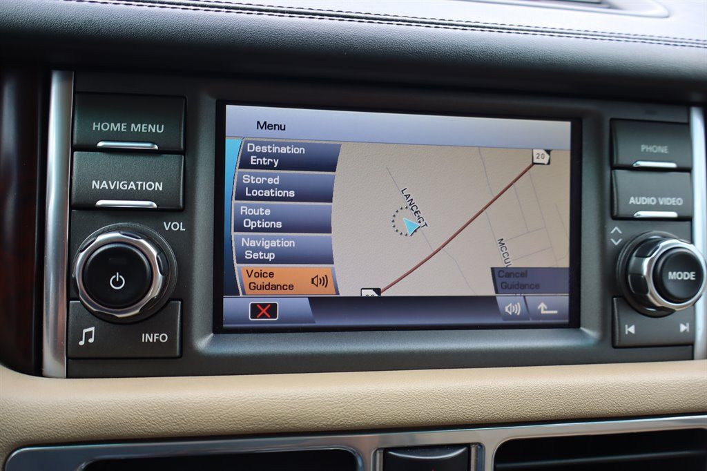 Used 2011 Land Rover Range Rover HSE LUX AWD/4WD image 26