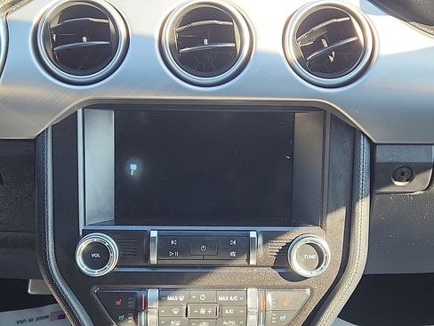 Used 2019 Ford Mustang Premium image 17