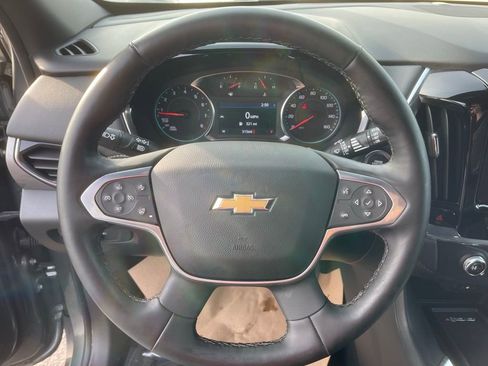 Used 2023 Chevrolet Traverse LT image 13