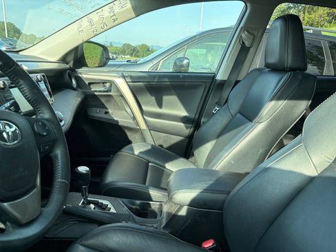 Used 2014 Toyota RAV4 Limited w/ Technology Package AWD/4WD image 8