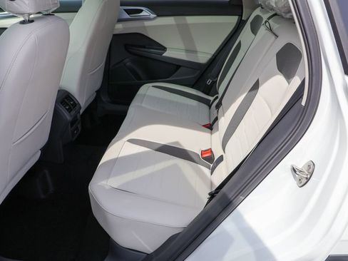 New 2025 Volkswagen Taos SE image 27