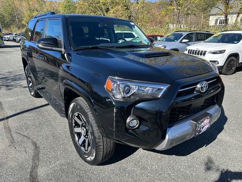 Used 2024 Toyota 4Runner TRD Off-Road Premium image 7