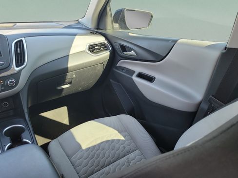 Used 2019 Chevrolet Equinox LS FWD image 10
