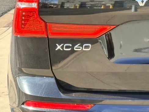 Used 2024 Volvo XC60 B5 Plus image 9