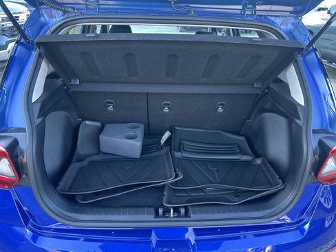 Used 2025 Hyundai Venue Limited image 20