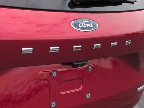 Used 2020 Ford Escape SE AWD/4WD image 32