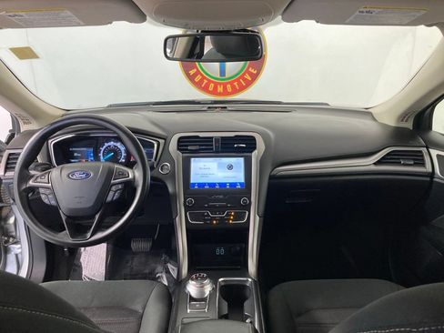 Used 2020 Ford Fusion SE FWD image 8