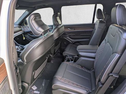 New 2025 Jeep Grand Cherokee L Summit w/ Obsidian Package image 15