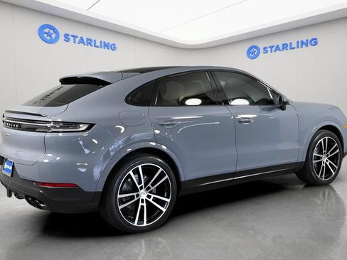 Used 2024 Porsche Cayenne Coupe AWD/4WD image 11