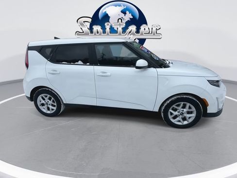 Used 2024 Kia Soul LX w/ Option Group 015 image 10