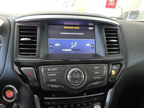 Used 2019 Nissan Pathfinder S FWD image 23