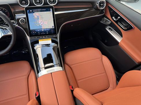 Used 2026 Mercedes-Benz GLC 300 image 29
