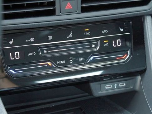 Used 2026 Volkswagen Jetta SE FWD image 26