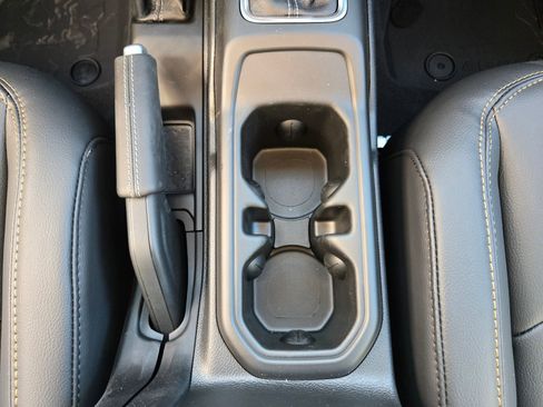 New 2026 Jeep Gladiator Sahara image 12