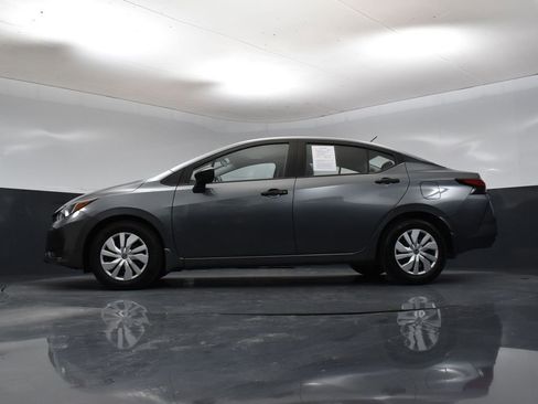 Used 2024 Nissan Versa S w/ Trunk Package image 31