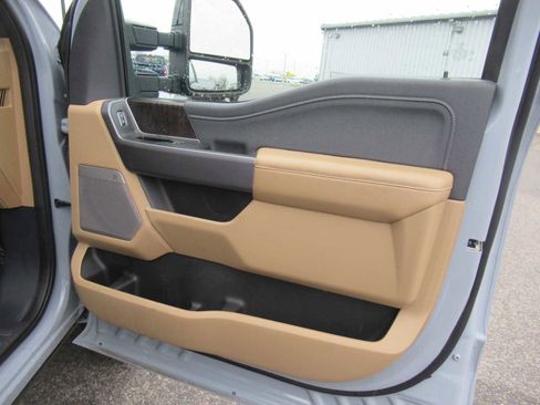 Used 2024 Ford F250 Lariat image 16