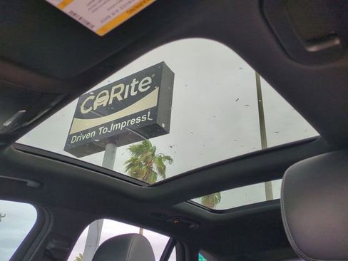 Used 2020 Mercedes-Benz GLC 300 4MATIC image 27