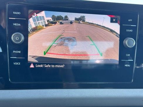 Used 2025 Volkswagen Jetta SE FWD image 24
