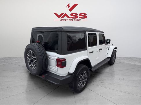 New 2026 Jeep Wrangler Unlimited Sahara AWD/4WD image 7