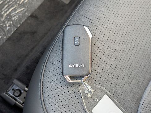 New 2025 Kia Niro SX image 36