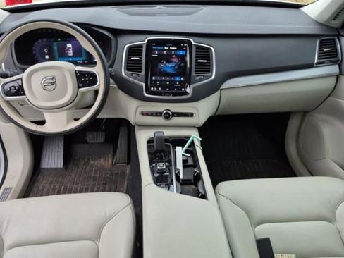 Used 2023 Volvo XC90 B5 Core w/ Protection Package Premier image 5