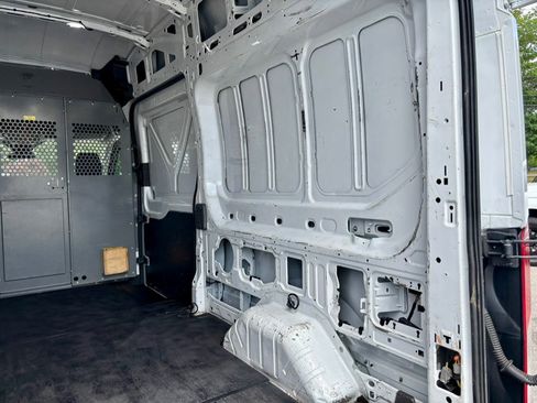Used 2020 Ford Transit 250 148 High Roof RWD image 28