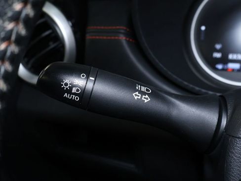 Used 2023 Nissan Versa SR w/ Trunk Package image 21