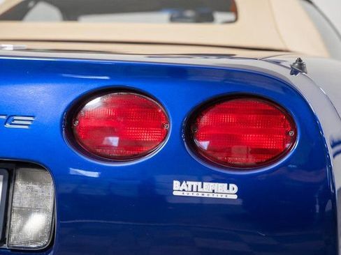 Used 2004 Chevrolet Corvette Convertible w/ Preferred Equipment Group image 7