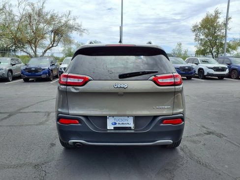 Used 2017 Jeep Cherokee Limited FWD image 12