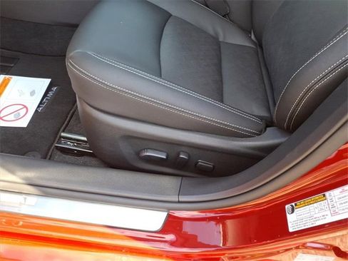 New 2025 Nissan Altima 2.5 SL image 6