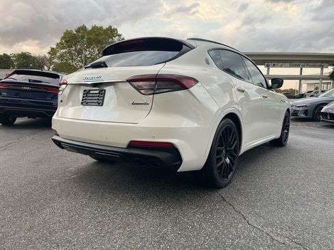 Used 2021 Maserati Levante image 14