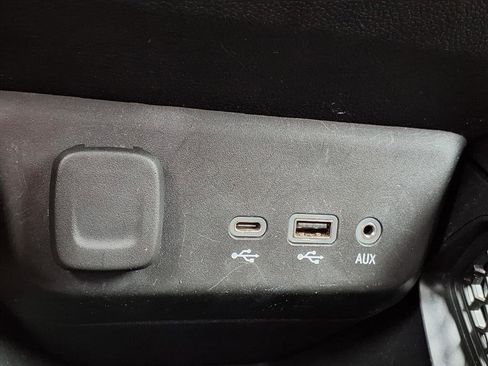 Used 2023 Chevrolet TrailBlazer LT w/ Convenience Package image 9