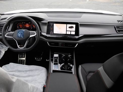 New 2026 Volkswagen Atlas Peak Edition image 18