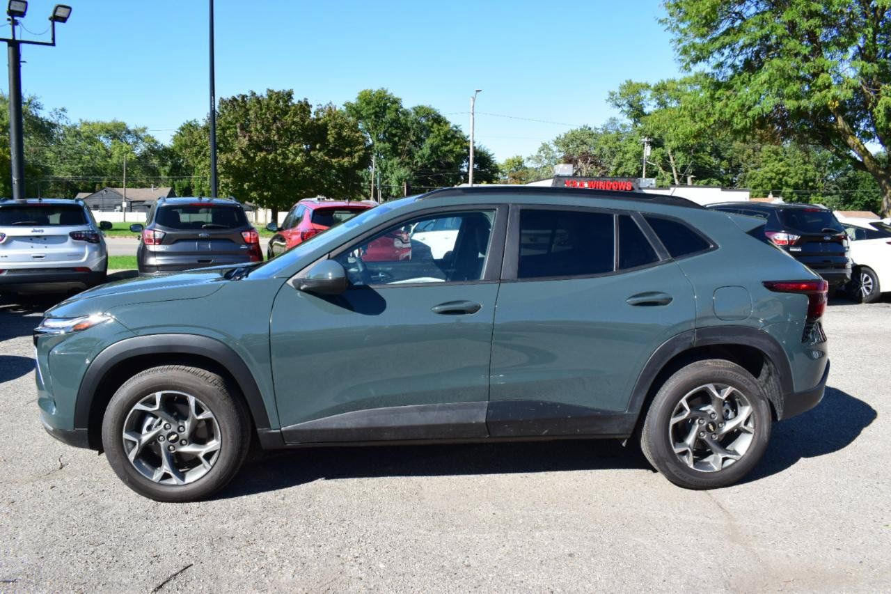 Used 2026 Chevrolet Trax LT w/ LT Convenience Package FWD image 11