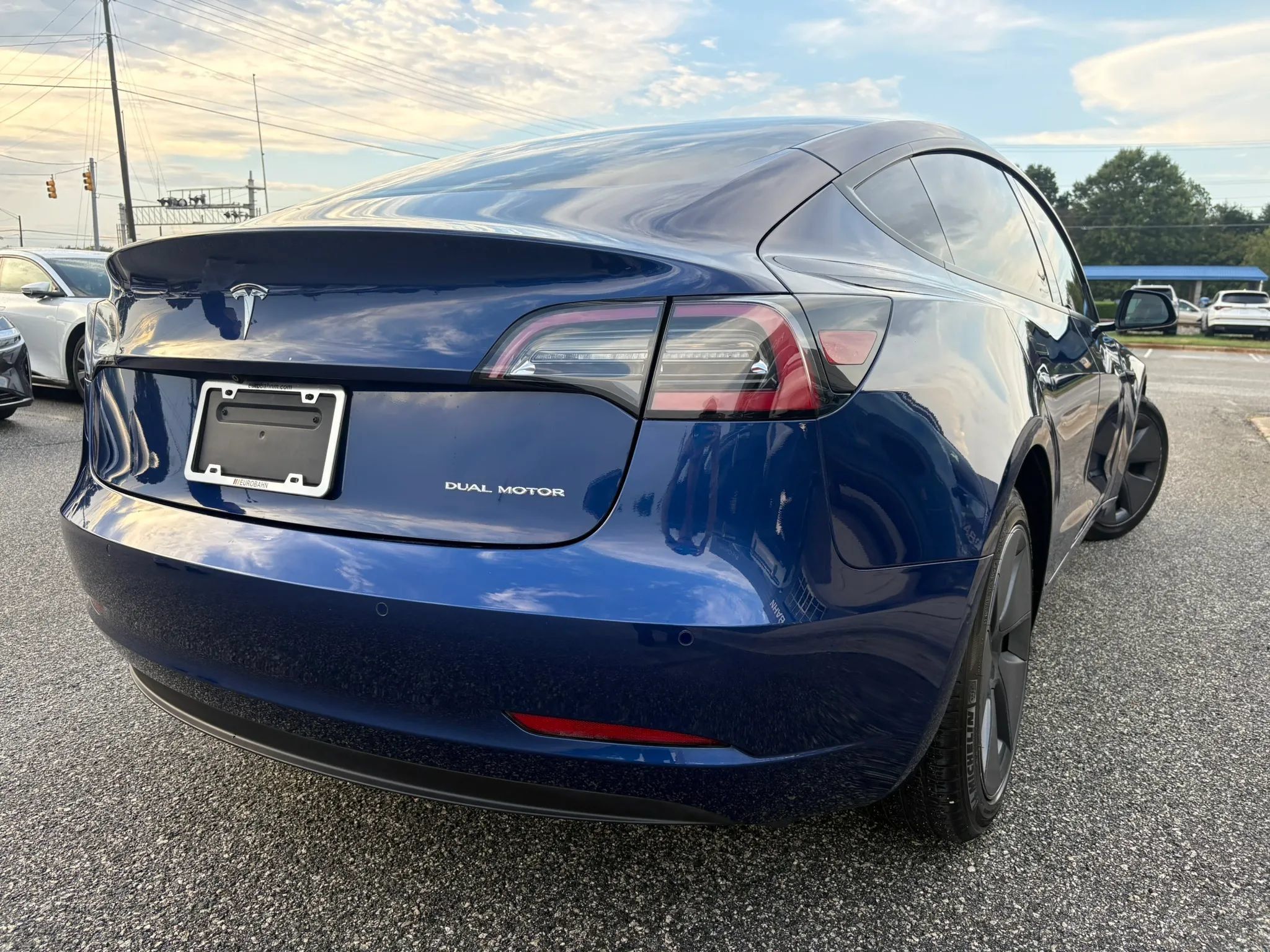 Used 2022 Tesla Model 3 Long Range AWD/4WD image 5