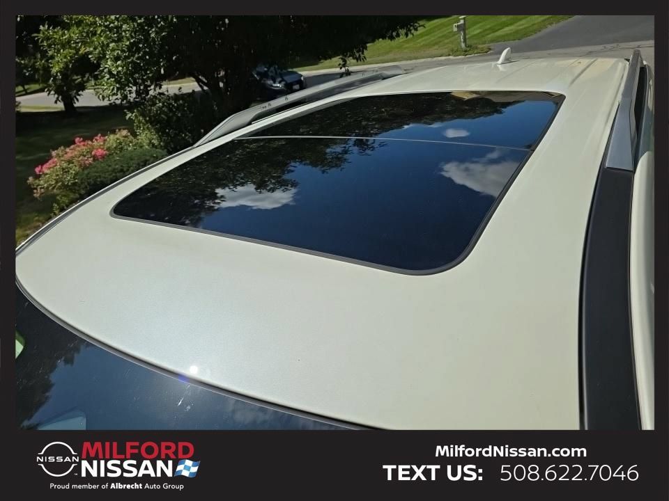 Used 2024 Nissan Pathfinder SL w/ SL Premium Package AWD/4WD image 5